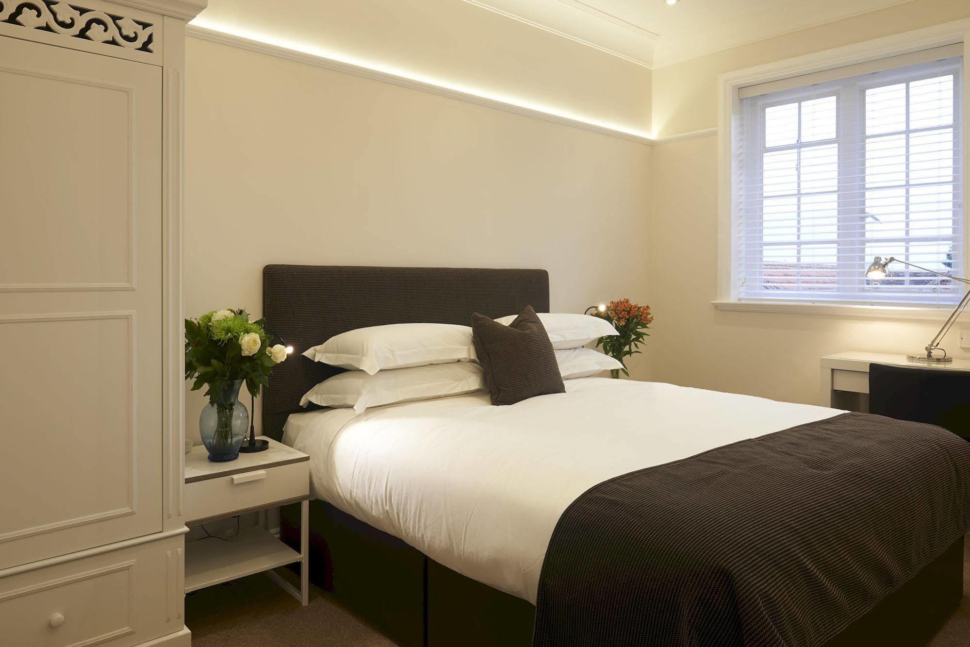 The Bell Inn Hotel Horndon-on-the-Hill Exteriér fotografie