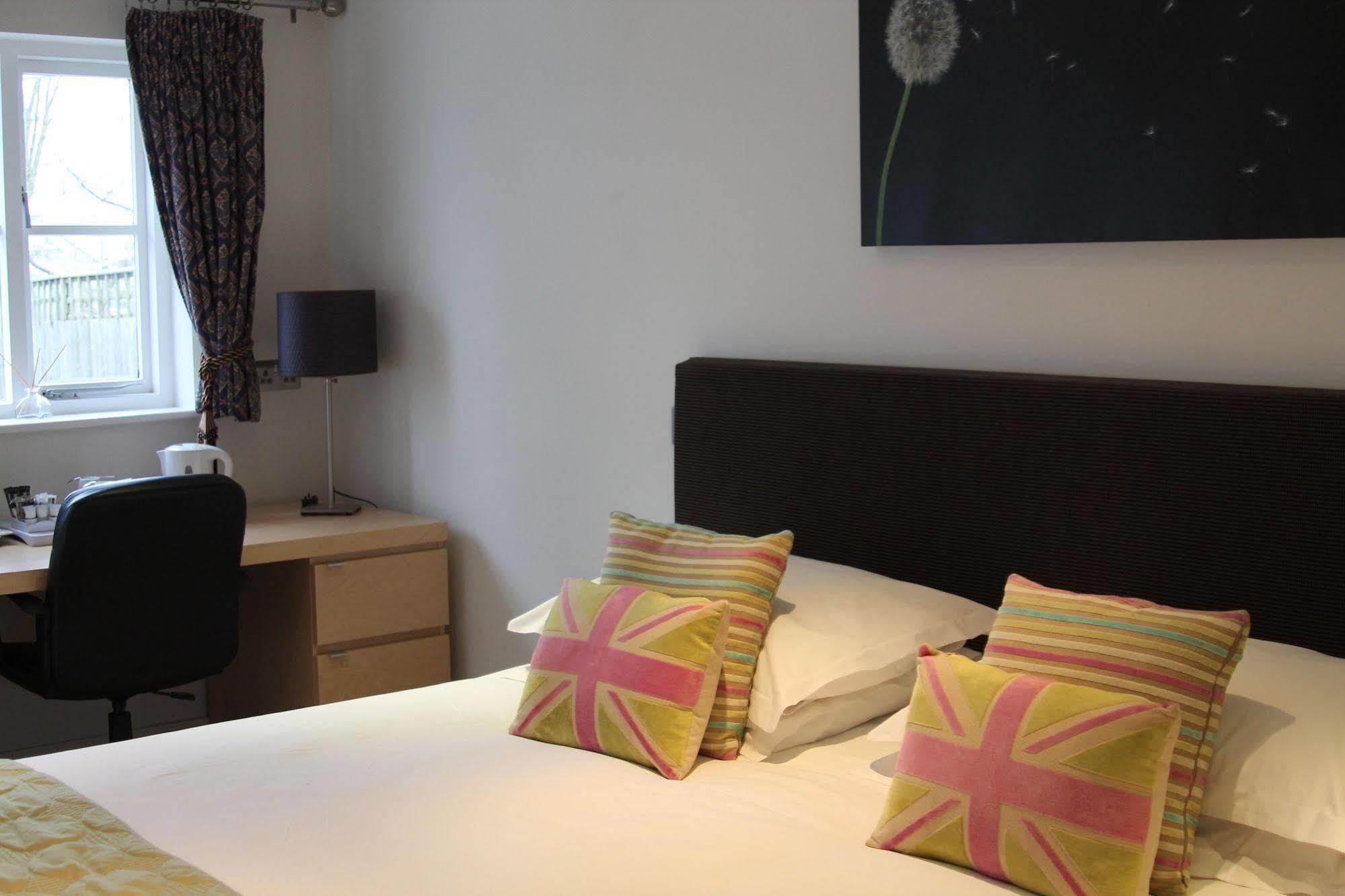The Bell Inn Hotel Horndon-on-the-Hill Exteriér fotografie
